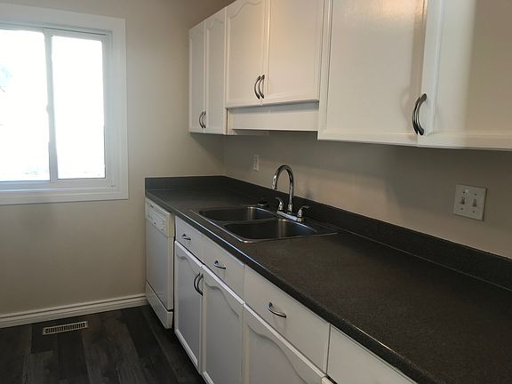 4 Kitchen_10152021