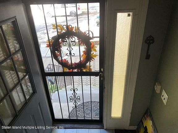 4th image of 15 Benton Ave
