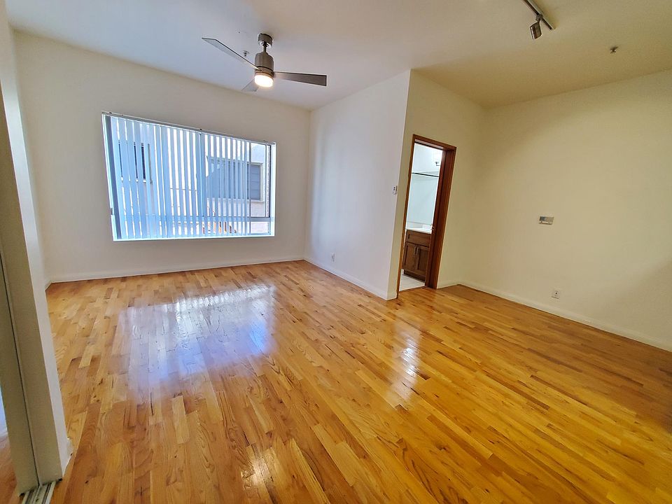 1st image of 820 S Mansfield Ave #206