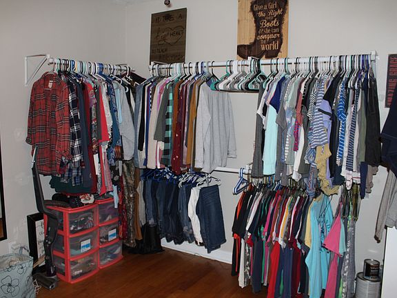 5th image of 5917 Hines Cir