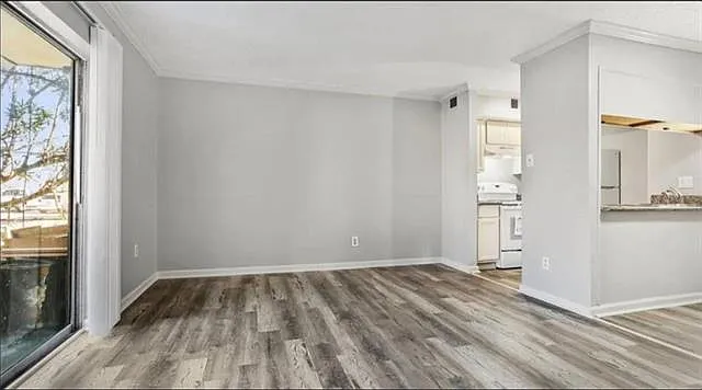 10000 Hayne Blvd #201 — Photo 4