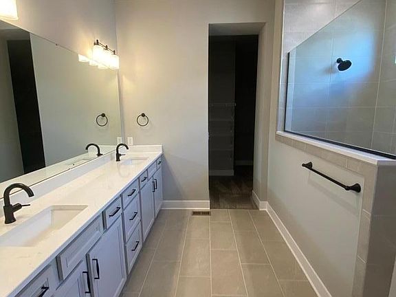 5th image of 1245 Amberley Way