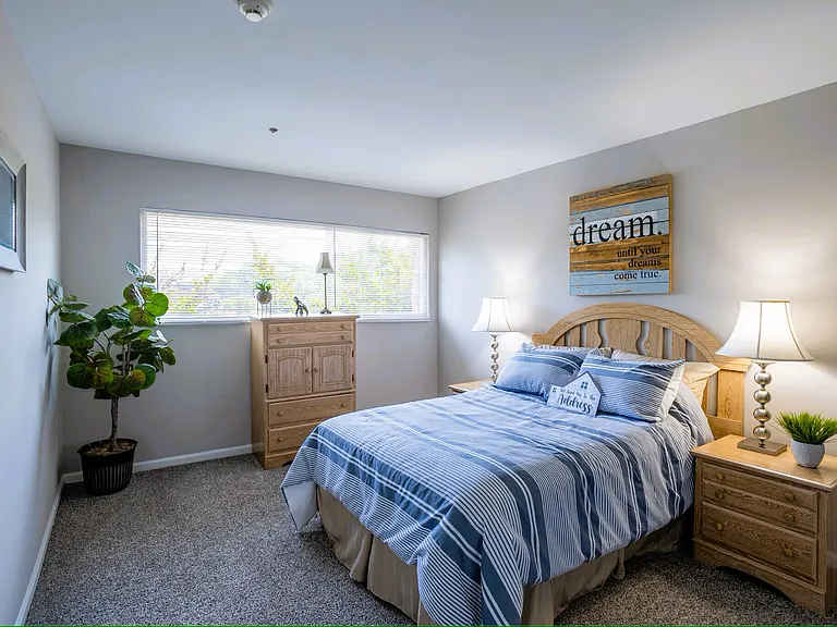 Autumn Ridge Apartments — Photo 11