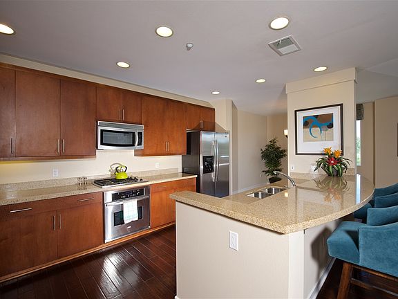 4th image of 3650 5th Ave Unit 401