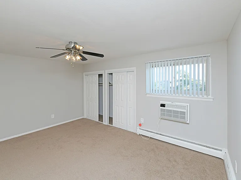 Bayside Country Club Apartments — Photo 36