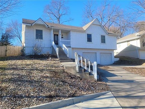 2nd image of 1508 NE Auburn Dr