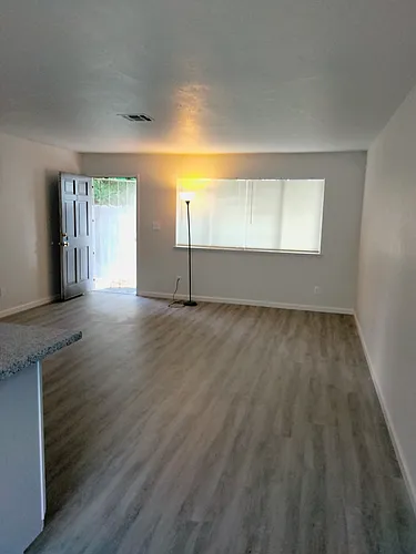 521 E Elm St #3 Photo 1