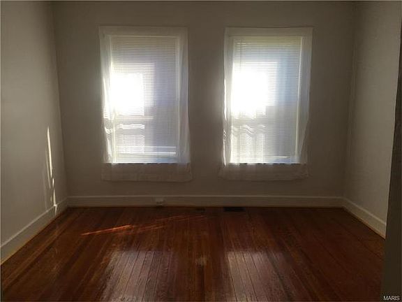 3rd image of 5101 Dresden Ave
