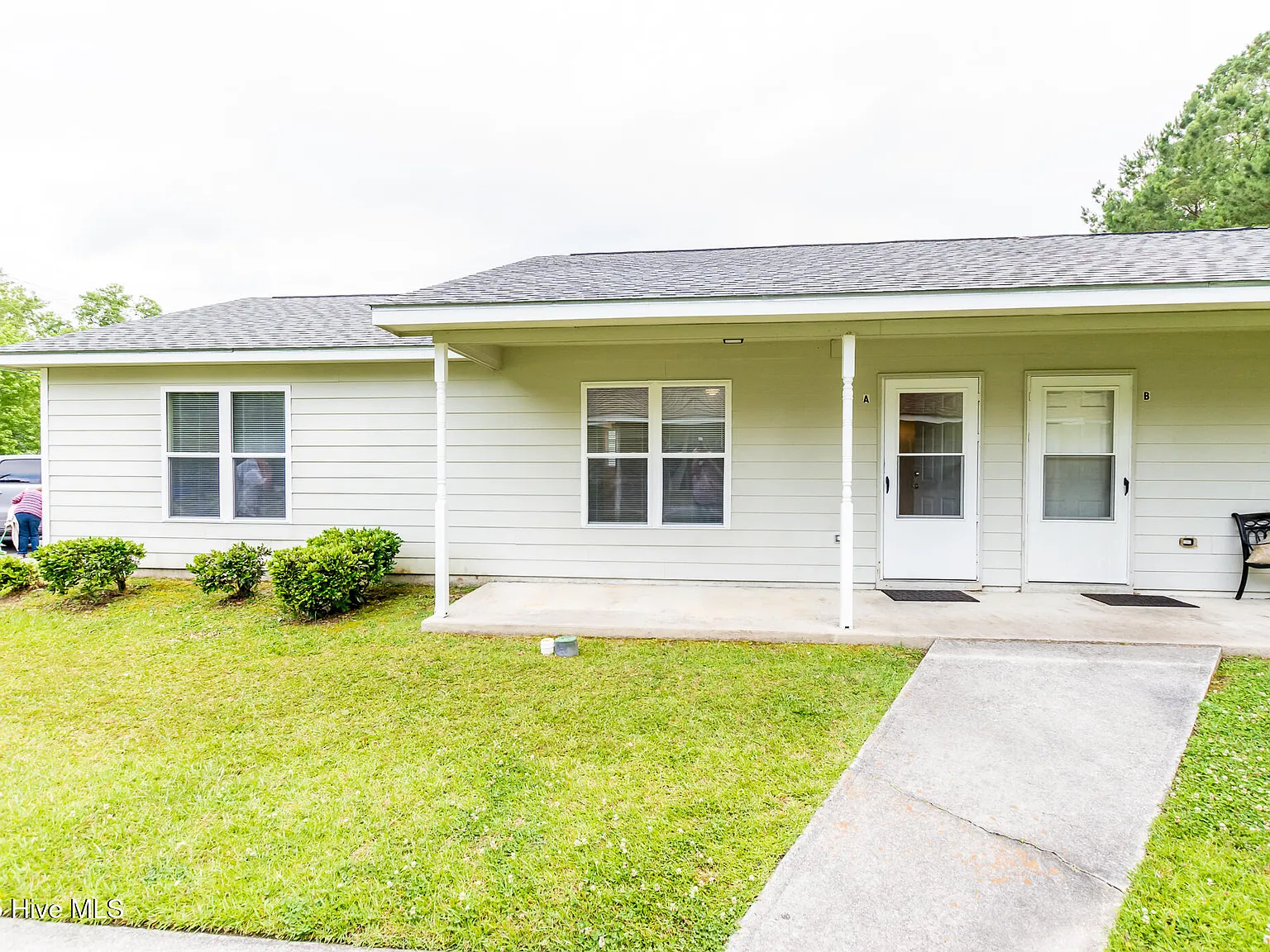 2 bed, 1.0 bath, $999 — Photo 1
