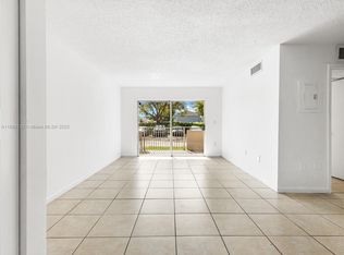 15221 SW 80th St APT 111, Miami, FL 33193