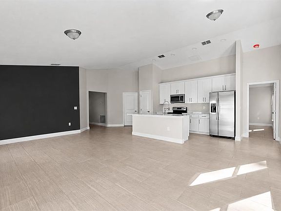4th image of 1907 LAREDO DRIVE