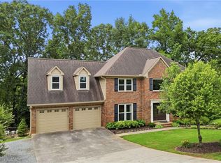 4967 Willow Creek Dr, Woodstock, GA 30188