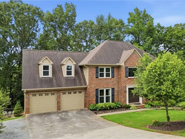 4967 Willow Creek Dr, Woodstock, GA 30188