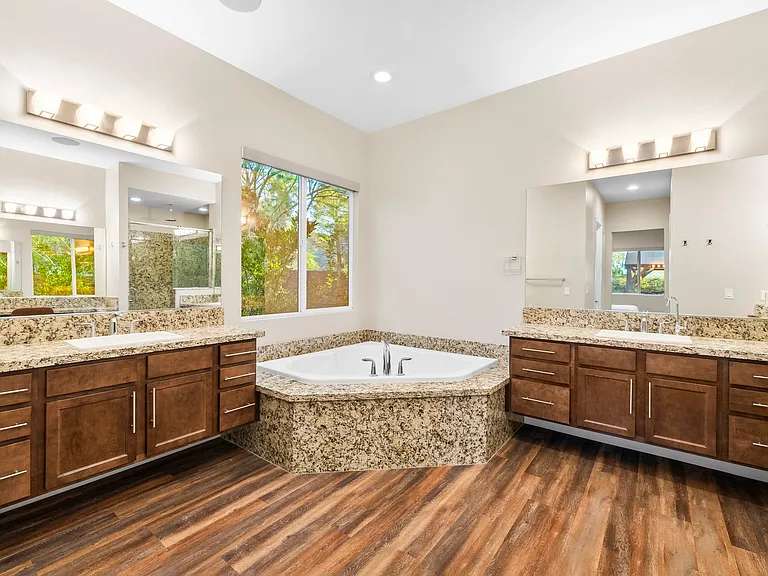 8396 Sweetwater Creek Way — Photo 32