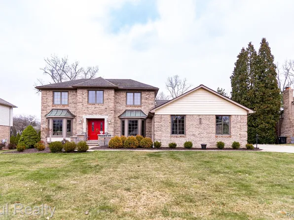 19760 Sussex Ave, Livonia, MI 48152