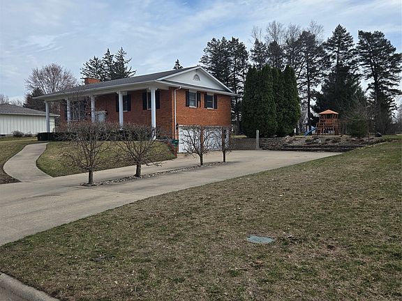 3rd image of 110 Bicentennial Ct