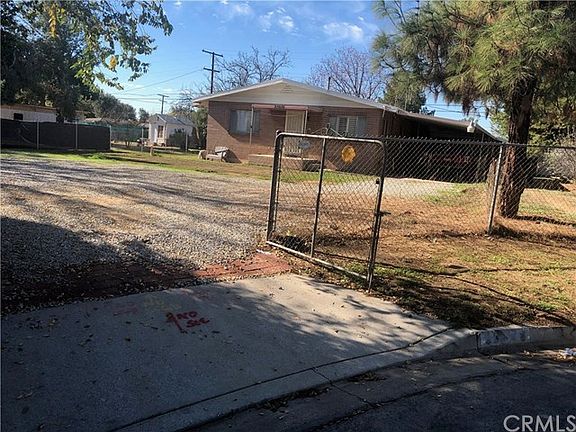 2nd image of 23876 Hemlock Ave