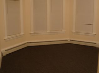 32 Baxter St, Pawtucket, RI 02861