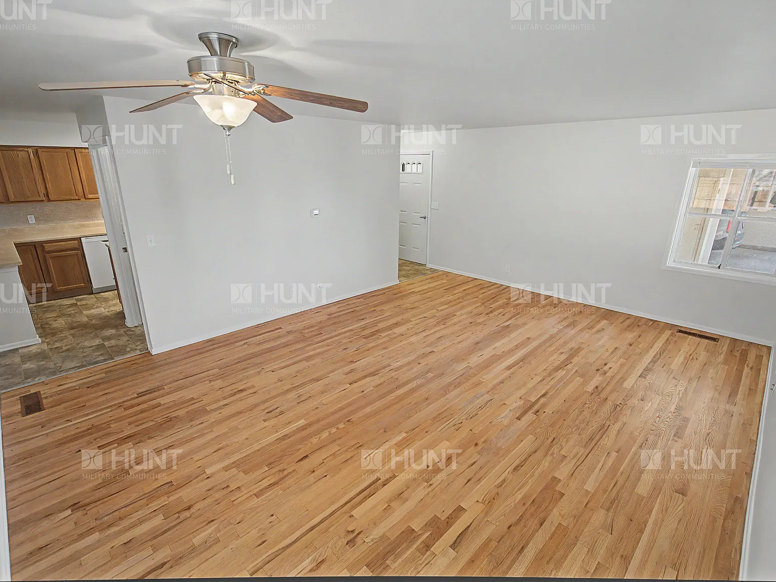 3 bed, 1385 sqft, $2,225 — Photo 3
