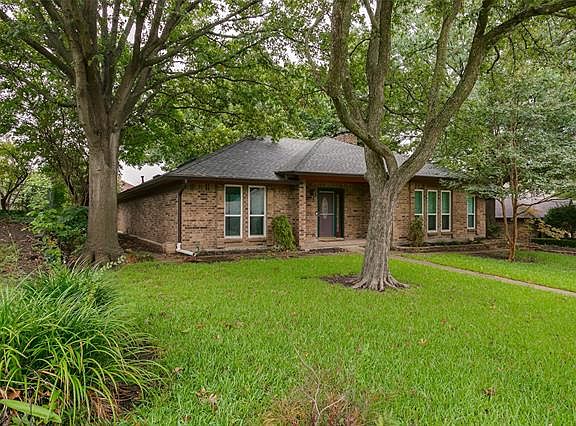 2nd image of 605 Lake Meadows Dr