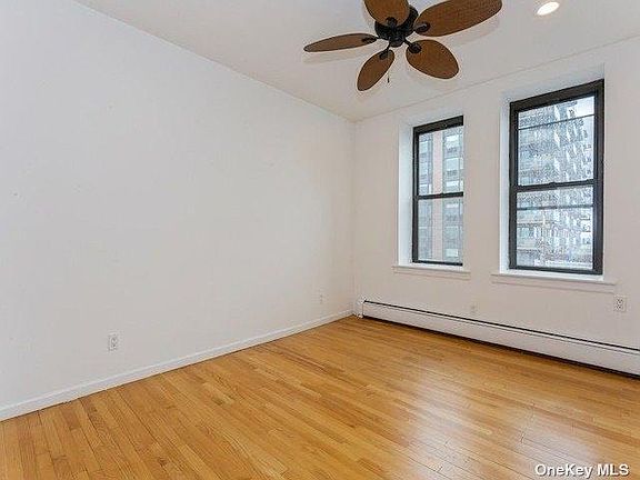3rd image of 25 W Broadway