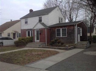 170 Dikeman St, Hempstead, NY 11550