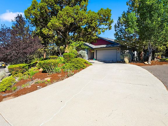 5th image of 2058 NE Hollow Tree Ln