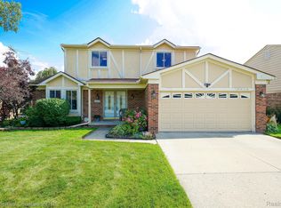 18849 Lincoln Dr, Southfield, MI