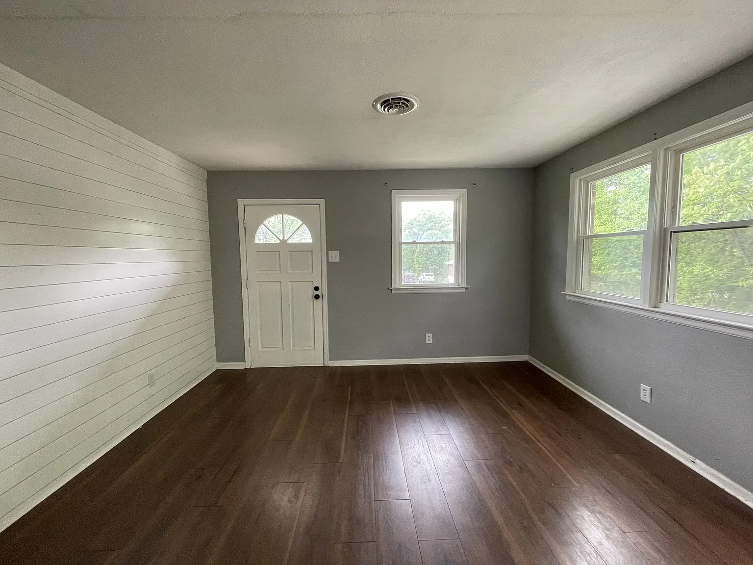 305 George Street - B — Photo 3