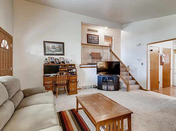 3rd image of 1108 W Hillside Dr