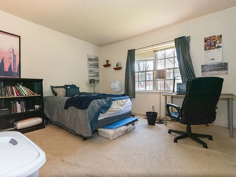 215 Lake Shore Rd — Photo 11