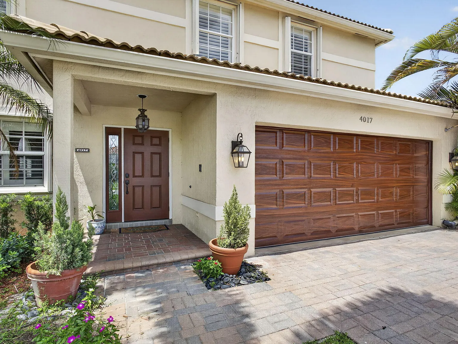 4 bed, 2.5 bath, 2160 sqft, $9,000 — Photo 4