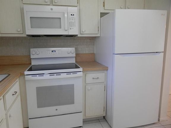 3rd image of 2790 Ashley Dr E APT B
