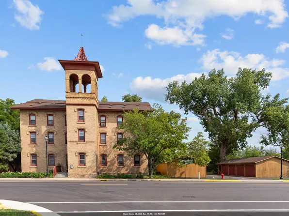 251 E Main St APT 201, Omro, WI 54963