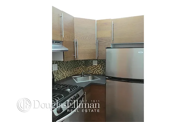 Rented by Douglas Elliman | media 8