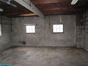 3rd image of 35 E Fountain Ave