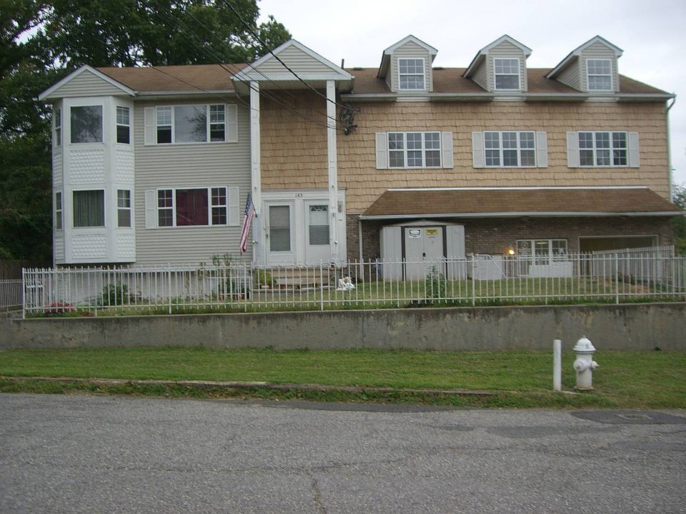 1st image of 185 Burke Ave
