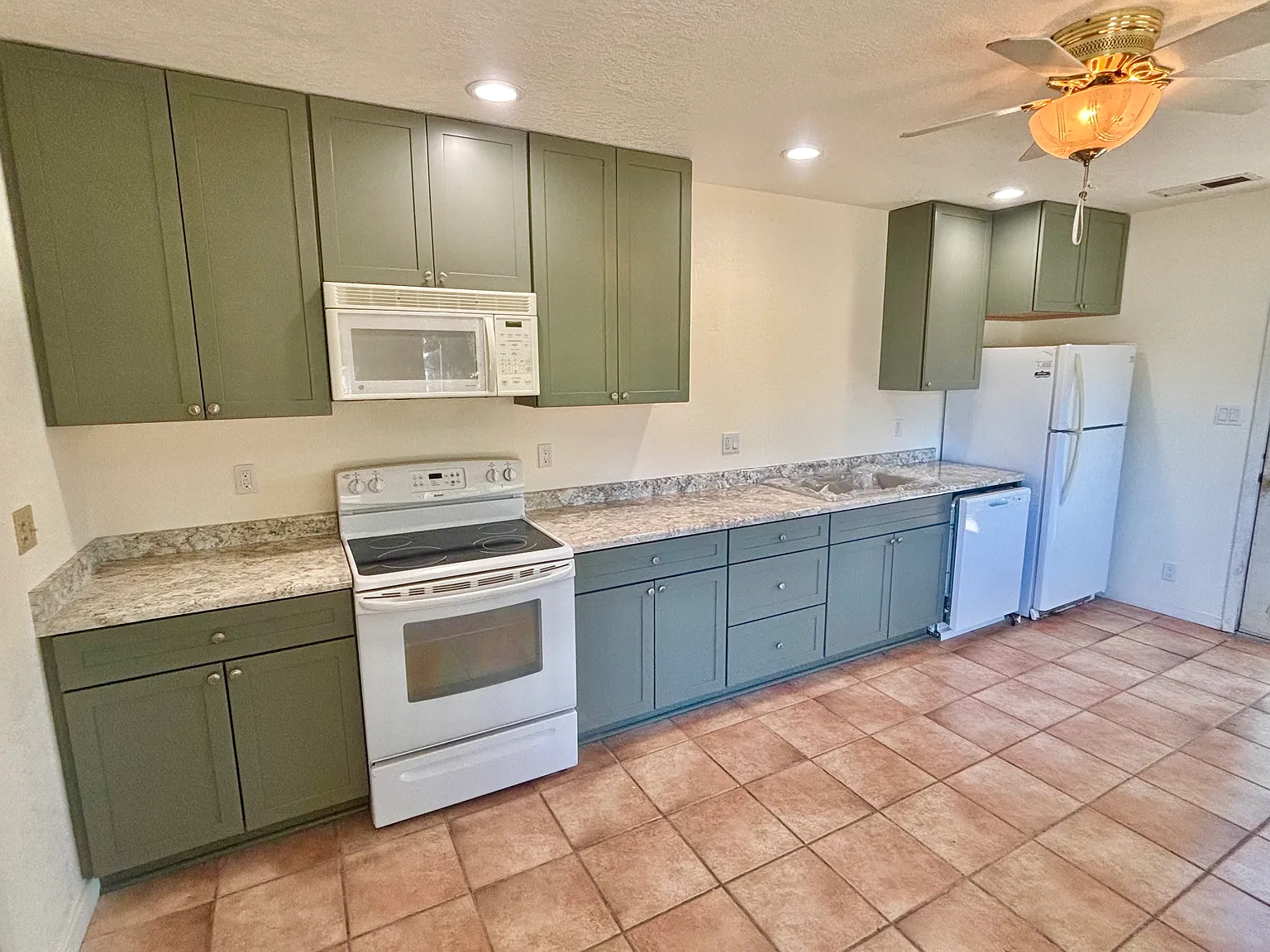 1 bed, 1100 sqft, $2,600 — Photo 3
