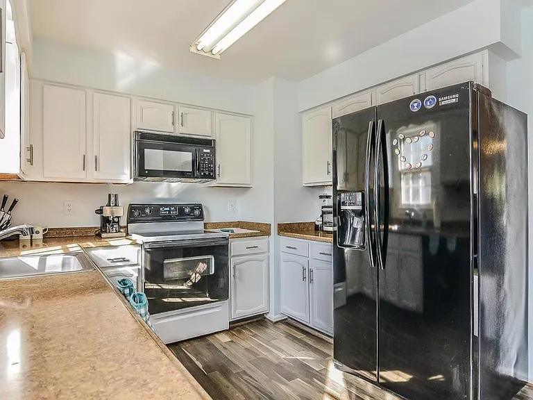 Colony View Dr — Photo 10