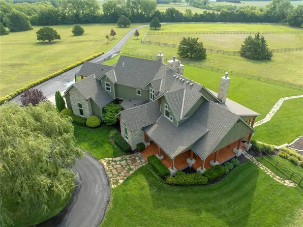 948 N 1050th Rd, Lawrence, KS 66047