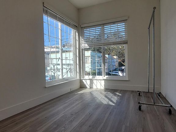 4th image of 1747 Cayuga Ave