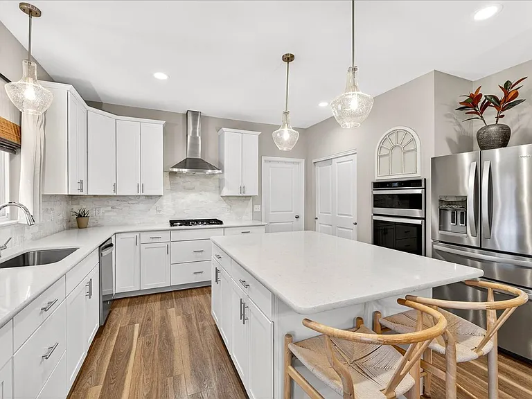 415 Filipp Ln — Photo 33
