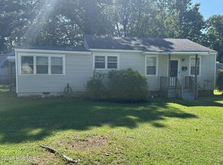 2203 High School Dr, New Bern, NC 28560