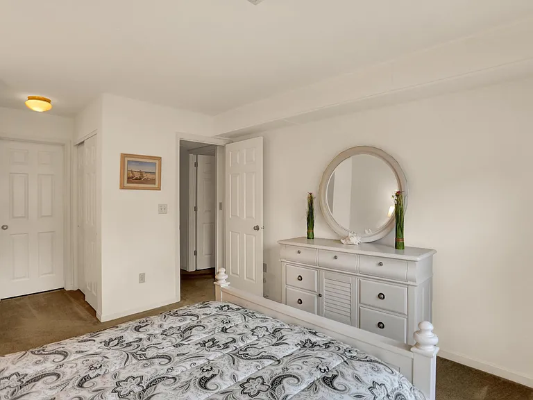 Classic Unit 2nd bedroom