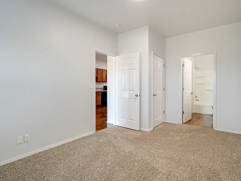 325 1-bedroom corner unit.
