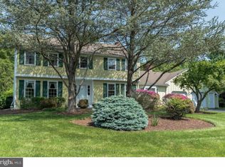 17 Brookdale Dr, New Britain, PA 18901