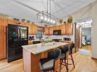 37 Laurel Dr, Glocester, RI 02814