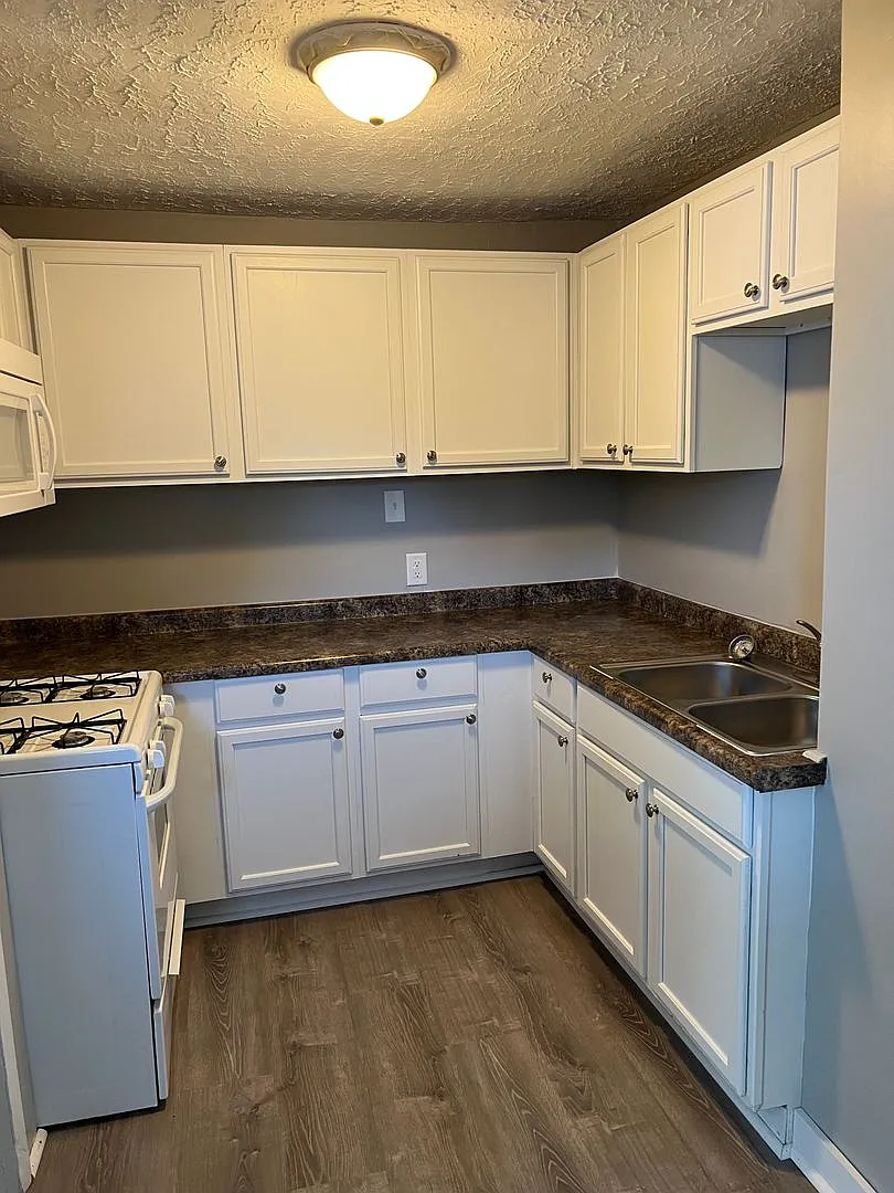 Updated 3 Bedroom home in Bettendorf! — Photo 2
