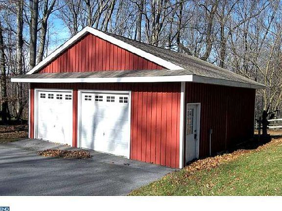3rd image of 11 Dogwood Dell Dr