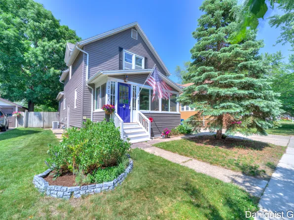 1313 Pennoyer Ave, Grand Haven, MI 49417